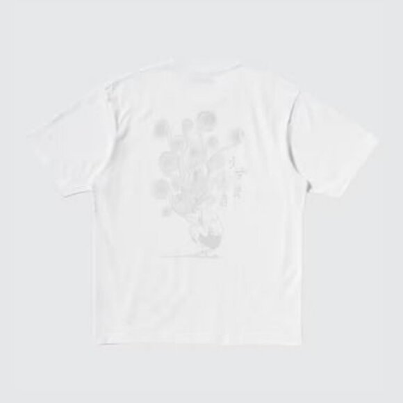 NWT Uniqlo Junji Ito Uzumaki manga Tshirt XL - Picture 3 of 7